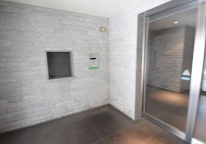 アプリーレ堺筋本町のエントランス