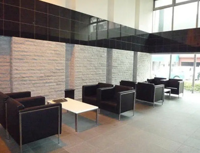 アプリーレ堺筋本町のロビー