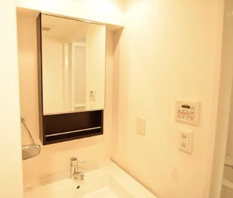 アプリーレ堺筋本町の独立洗面台