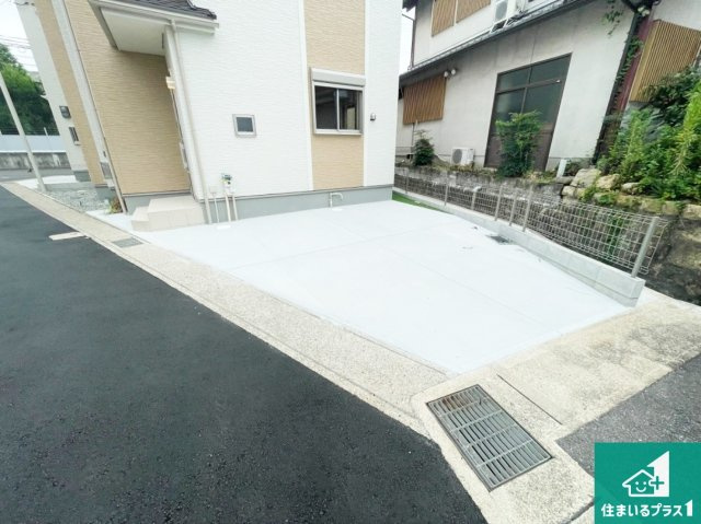 伊丹市松ケ丘　新築一戸建ての駐車場|駐車スペース！散水栓があるので、こまめに愛車を洗えます！