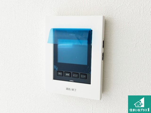 明石市天文町　第1期　新築一戸建ての防犯設備|カラーモニターインターホン！声だけでなく来訪者の姿や顔がモニターで確認できるので、小さなお子様がいらっしゃるご家庭でも安心できます！