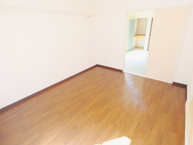 エクセル向井A棟の駐車場