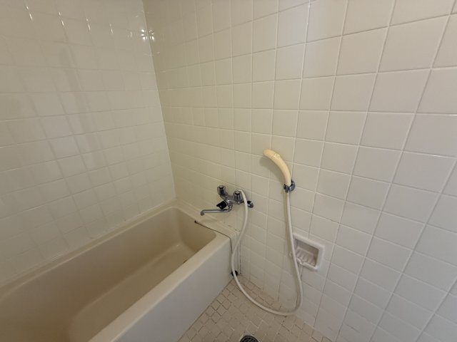 マンション喜名の浴室