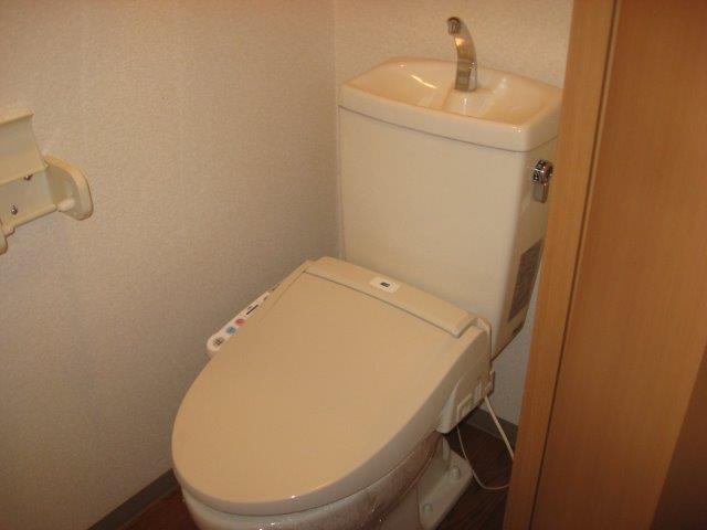 メルローズ香貫のトイレ|シャワー付トイレ