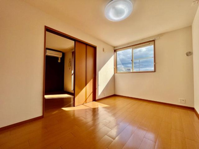 【洋室】 | ウィステリア・リッシュ | 室内