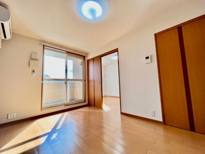 【居間・リビング】 | ウィステリア・リッシュ | リビング