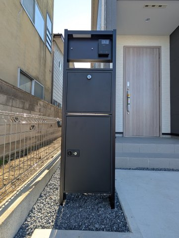 【設備】 | リナージュ高崎市並榎町24-1期ー① | 宅配ボックスも標準装備♪