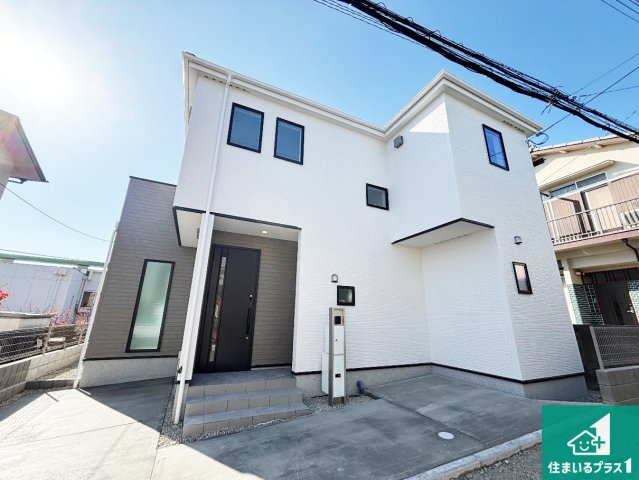 川西市霞ケ丘　第1期　新築一戸建ての外観|周辺は落ち着いた街並みの住宅地！子育てがしやすい住環境です！まだ未完成ですが、現地でしかわからない事もございます。是非一度ご覧ください。