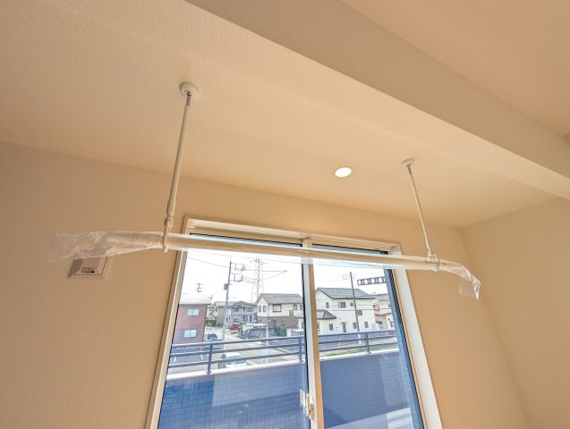 【設備】 | ブルーミングガーデン前橋市江田町ー① | 主寝室には室内物干しユニットも付いてます♪