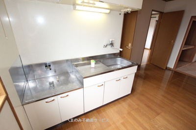 【キッチン】 | コーポK＆K | お料理しやすいキッチンです
コーポK&K　102号室　2019/7/12撮影