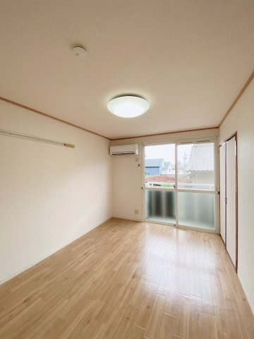 ファミールユタカ　Bの洋室|別部屋反転間取りのお写真となります。