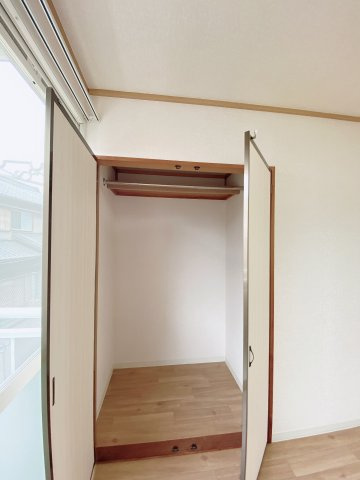 ファミールユタカ　Bの収納|別部屋反転間取りのお写真となります。