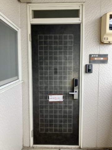 ファミールユタカ　Bの玄関