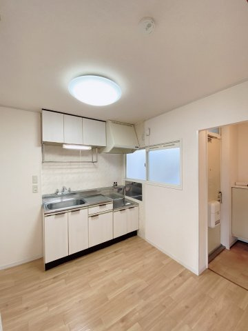 ファミールユタカ　Bの居間・リビング|別部屋反転間取りのお写真となります。