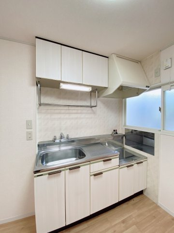 ファミールユタカ　Bのキッチン|別部屋反転間取りのお写真となります。