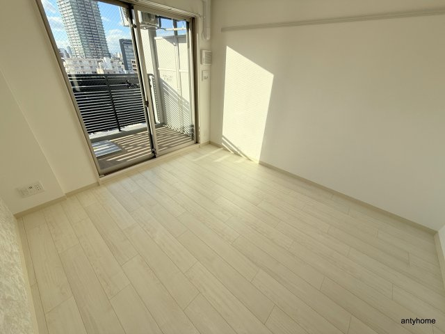 エステムコート難波サウスプレイスⅧハイド　仲介手数料無料の居間・リビング