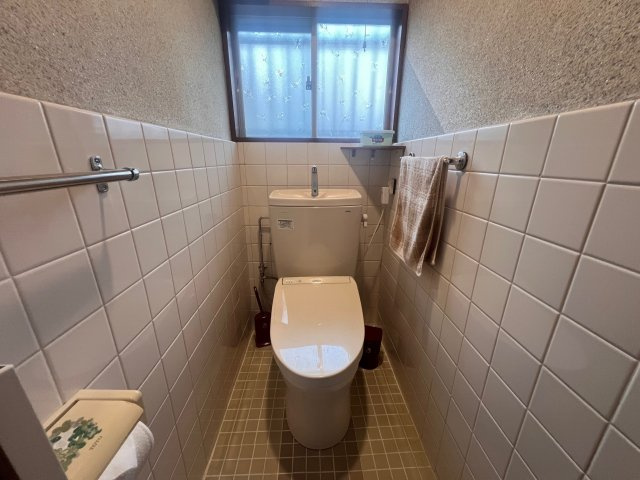 三木市志染町東自由が丘2丁目既存戸建のトイレ