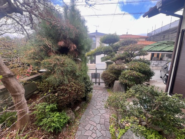 三木市志染町東自由が丘2丁目既存戸建の庭