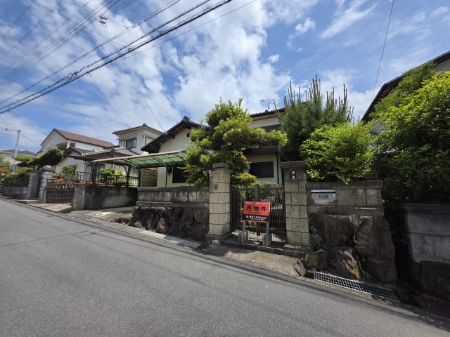 三木市志染町東自由が丘2丁目既存戸建の外観