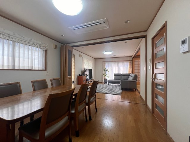 姫路市飾磨区矢倉町2丁目既存戸建の居間・リビング