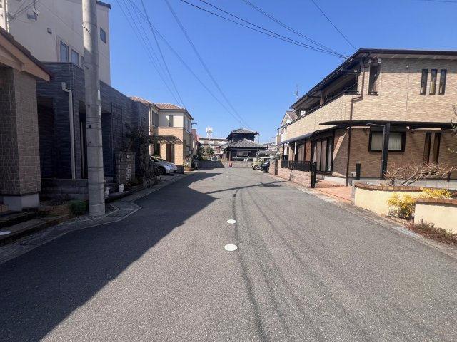 姫路市飾磨区矢倉町2丁目既存戸建の前面道路含む現地写真