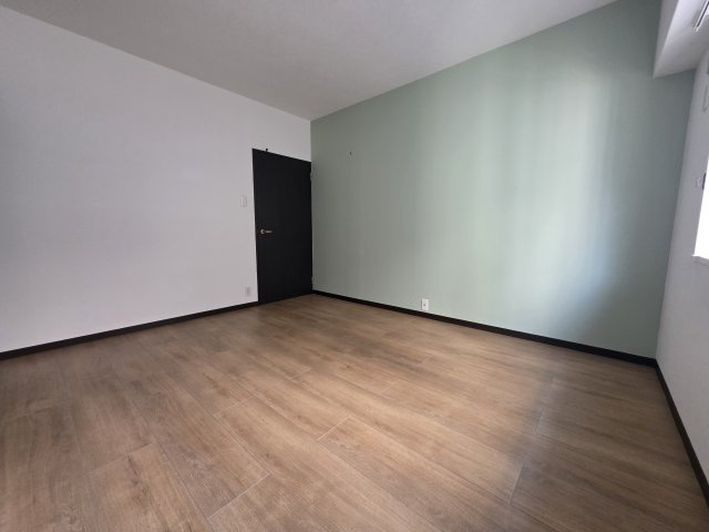 第七恵美酒マンションの洋室