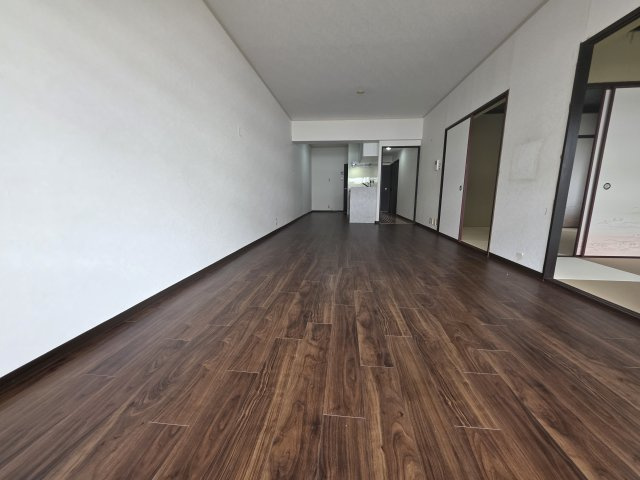 第七恵美酒マンションの居間・リビング