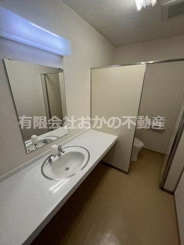 青山事業用売物件のトイレ