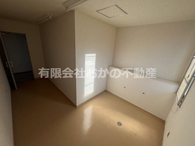 青山事業用売物件の洋室