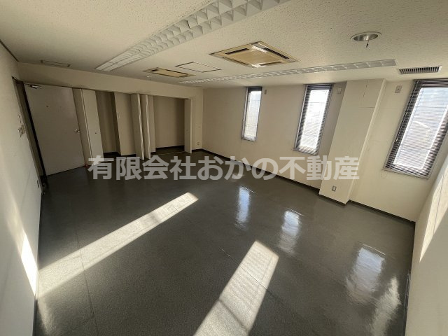 青山事業用売物件の洋室