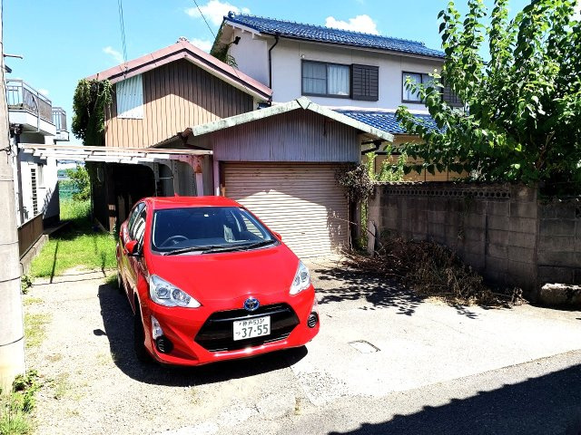 上滝野戸建（家庭菜園付）の駐車場