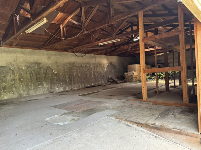 和田町戸建の収納|倉庫内