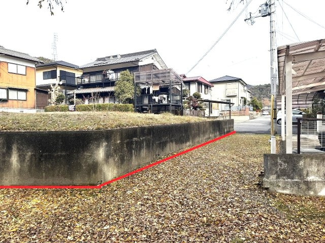 緑風台土地の前面道路含む現地写真