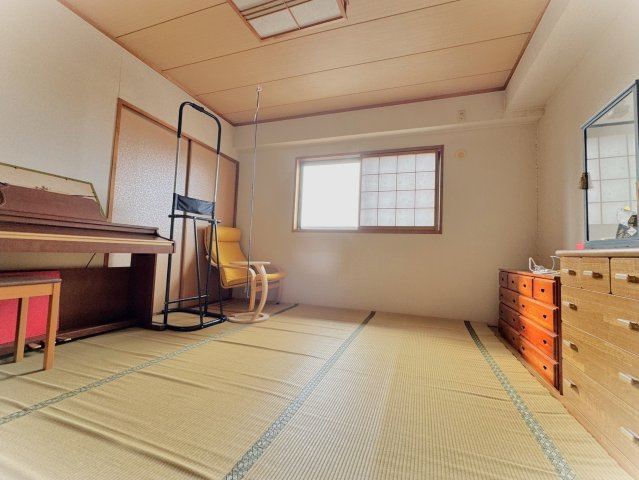 ロワイヤル斑鳩の和室|和室／8帖