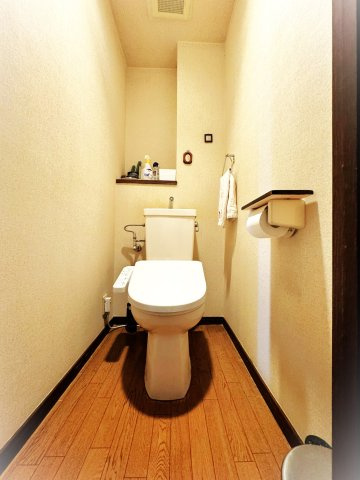 ロワイヤル斑鳩のトイレ|清潔感のあるトイレスペース