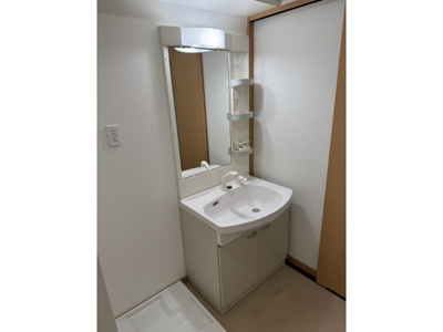 【独立洗面台】 | ＧＲＡＶＩＳ | 独立洗面台、小物を置くことができて便利です