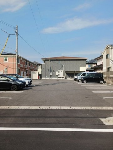 サンリットの駐車場