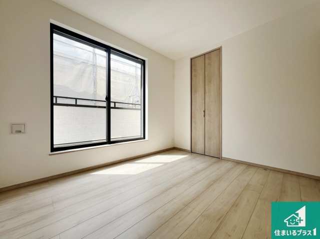 八尾市堤町　新築一戸建ての洋室|シンプルな洋室は、自分好みのインテリアが楽しめます♪ご家族とインテリアや家具を選びに行くのは新築購入時の醍醐味の一つです。ぜひお楽しみください♪