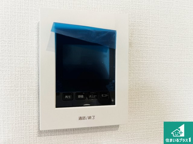 八尾市堤町　新築一戸建ての防犯設備|カラーモニターインターホン！声だけでなく来訪者の姿や顔がモニターで確認できるので、小さなお子様がいらっしゃるご家庭でも安心できます！