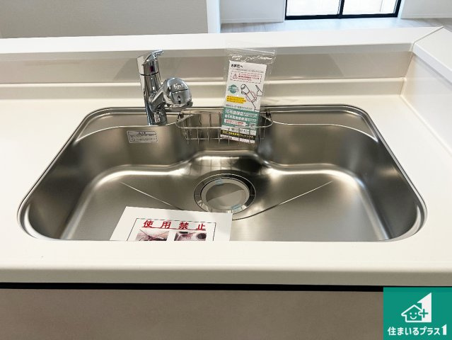 八尾市堤町　新築一戸建ての設備|広々としたシンクで食器洗いも楽々！