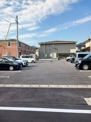 サンリットの駐車場