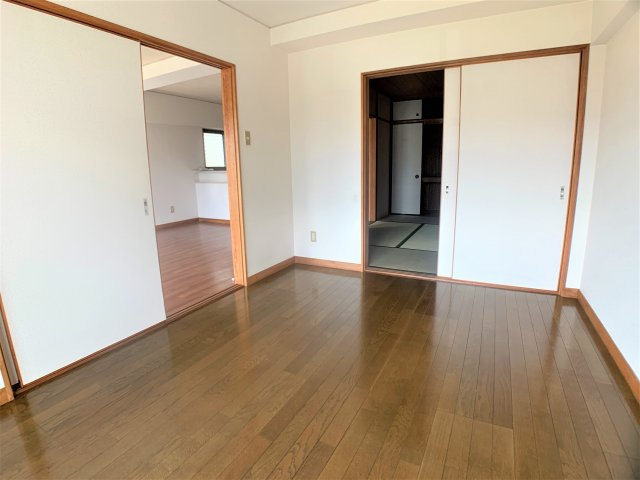 ユートピアタウン北館の洋室