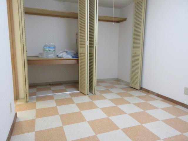 フリーデンハイツの洋室