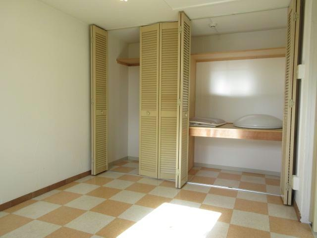 フリーデンハイツの洋室