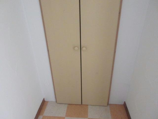 フリーデンハイツの玄関