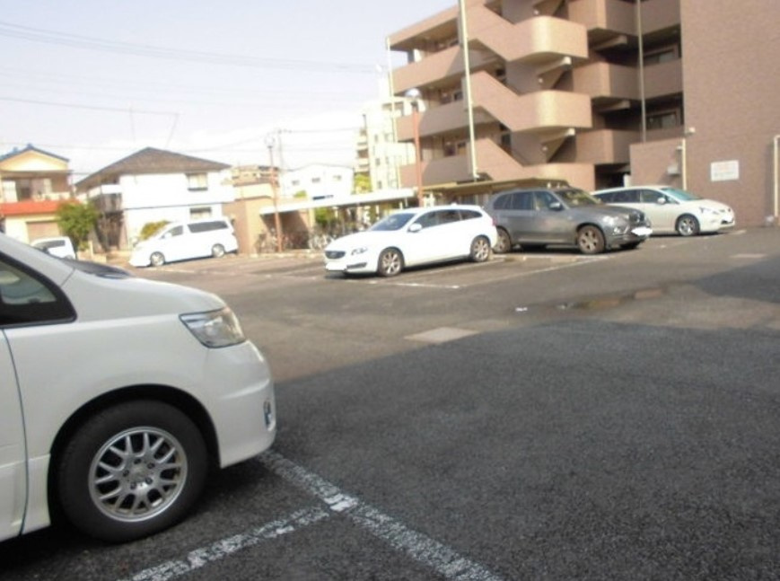 コンフォール瑞江Ⅱ の駐車場