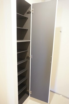 リブリ・プライム蘇我の玄関|収納もある玄関です