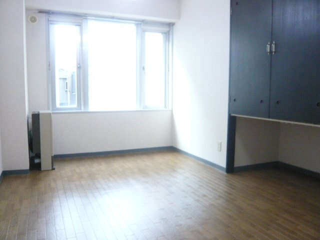 【洋室】 | メゾンロワール４１２