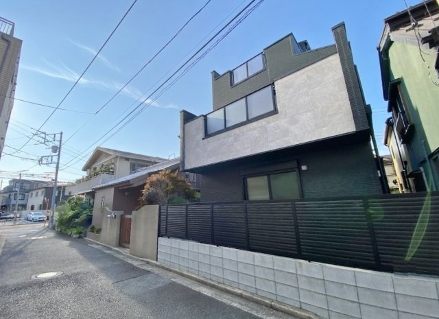 練馬区北町7丁目 限定1棟の前面道路含む現地写真|両面道路に面した光と風を享受する心地よい立地に誕生します