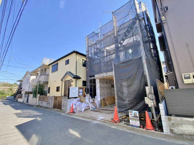 練馬区北町7丁目 限定1棟の前面道路含む現地写真|北側約5ｍ公道側より
両面道路に面した光と風を享受する心地よい立地に誕生します

